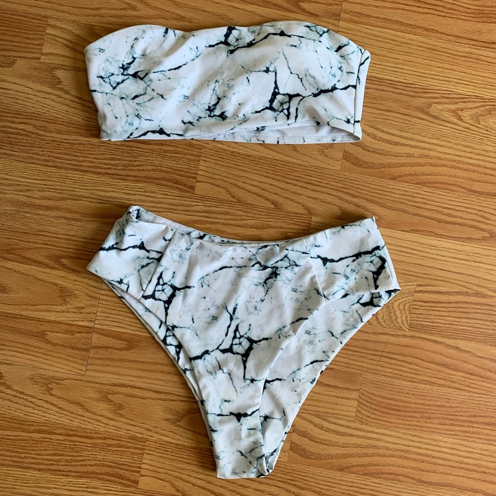 swimsuits & 1 undergarment Calvin Klein set